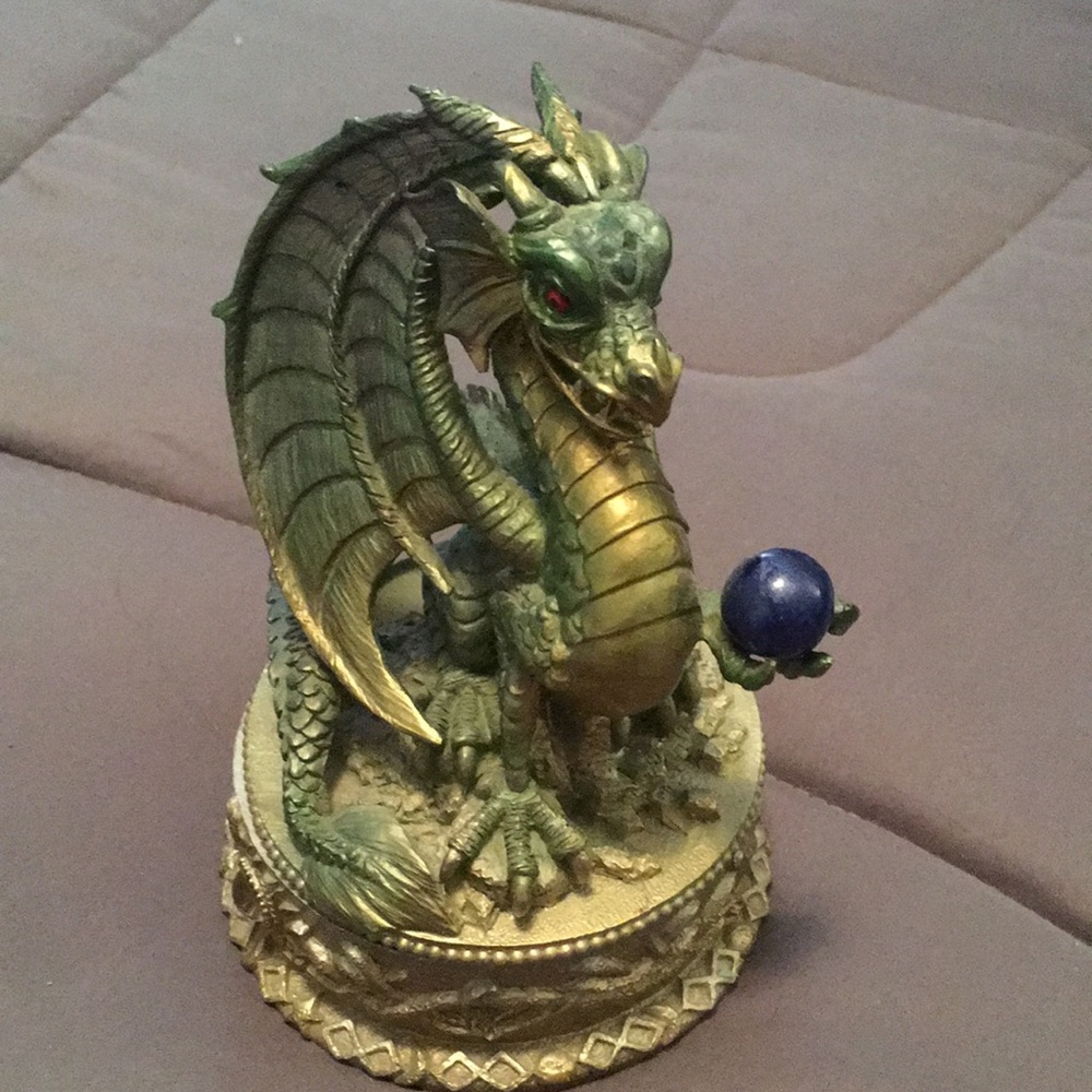 Dragon trinket box